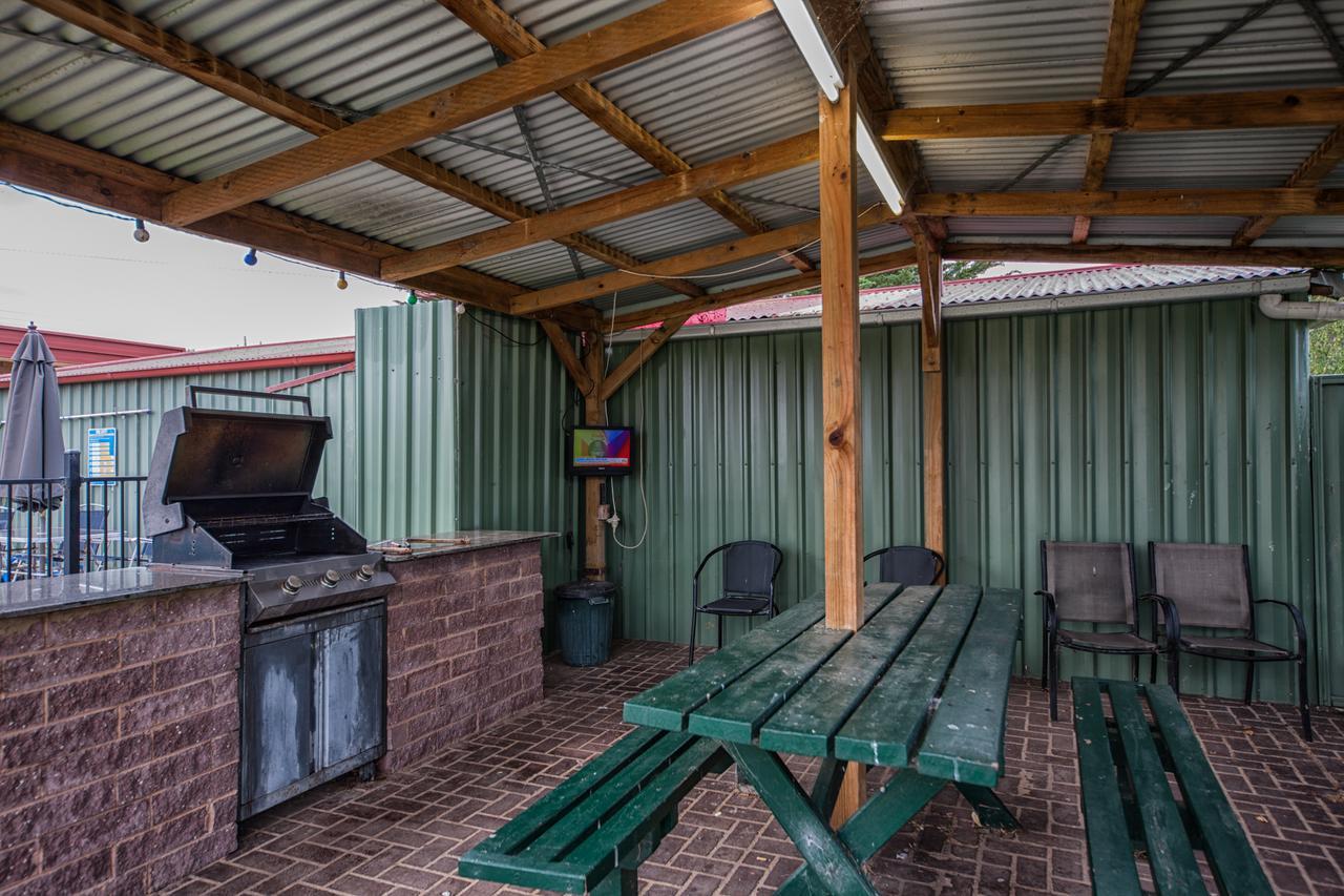 Heywood Motor Inn Экстерьер фото